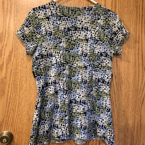 🔴 5/$25 Ratio Blouse Short Sleeve Top Sz M EUC - Picture 5 of 5